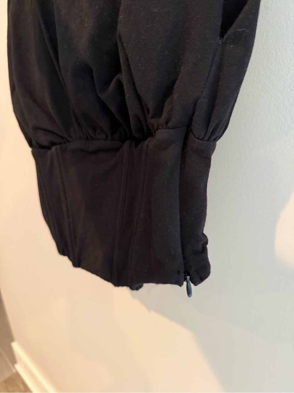 Good American Sleeveless Corset Top in Black001 - Picture 7 of 7